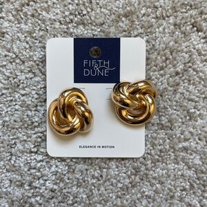 Gold knot earrings